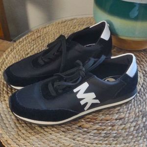 Woman's Michael Kors sneakers